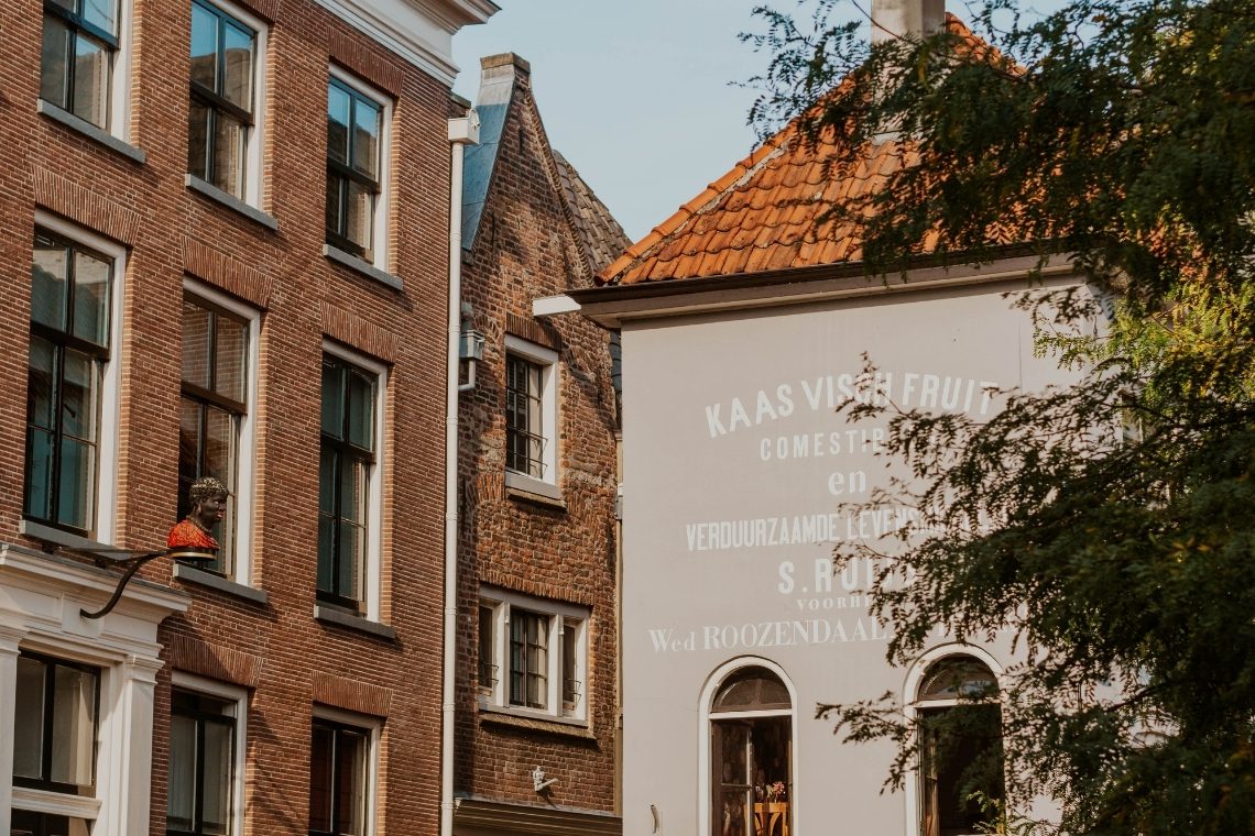 Het Grote Kerkhof 2