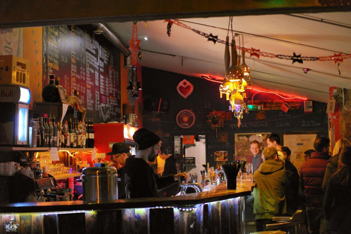 Ruin Pub Tour in Budapest - Ellato Kert