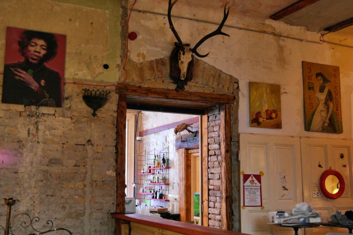 Ruin Pub Tour in Budapest - Szimpla Kert