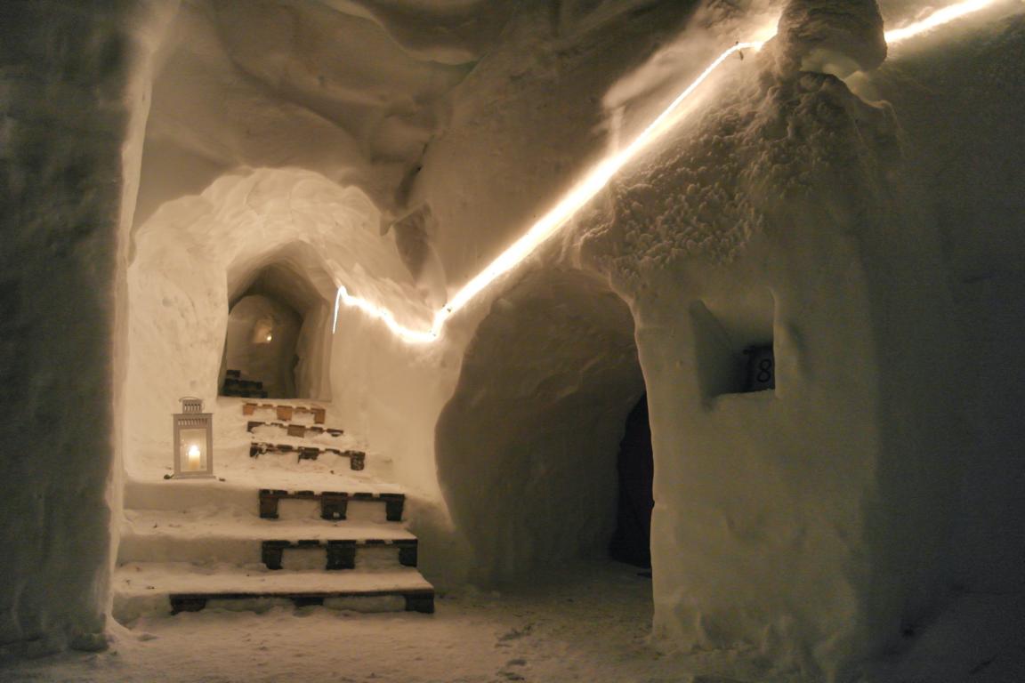 Iglu Übernachtung in den Alpen