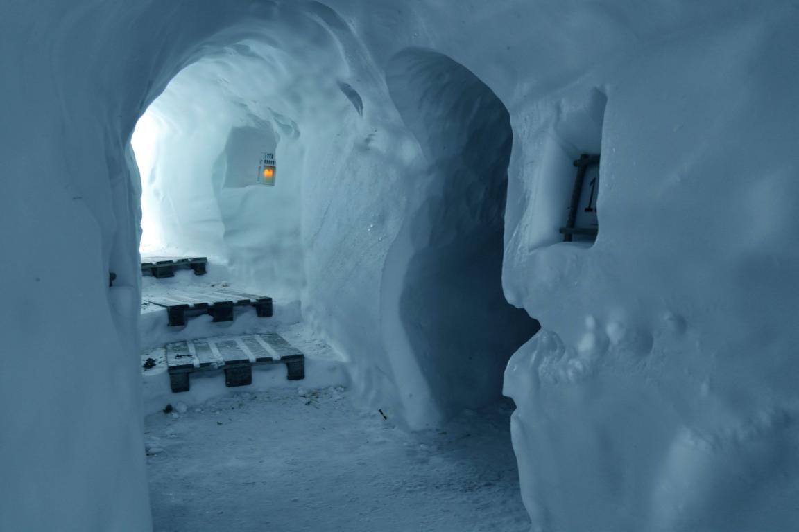 Iglu Übernachtung in den Alpen