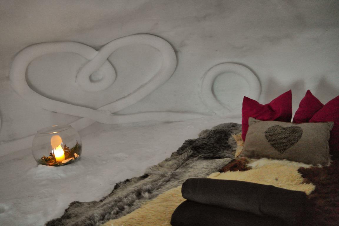 Iglu Übernachtung in den Alpen